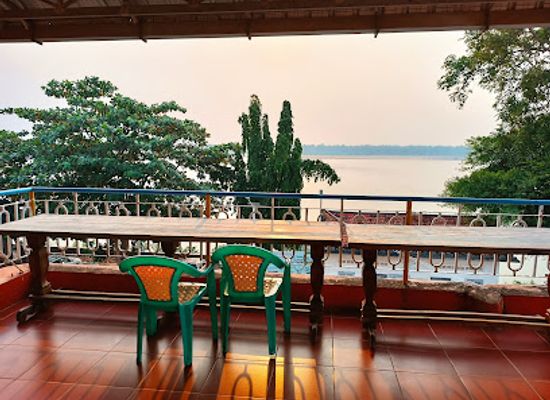 cambodia/kratie/restaurant/silver-dolphin-guesthouse-restaurant