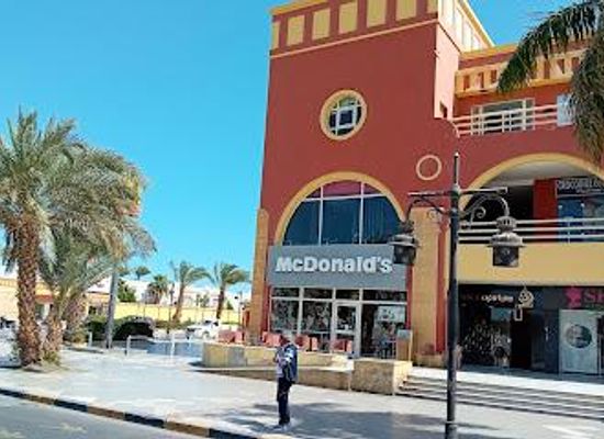 egypt/hurghada/restaurant/mcdonald-s-esplanada-mall