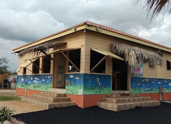jamaica/portland-ridge/restaurant/rocky-point-white-sand-beach-seafood-restaurant