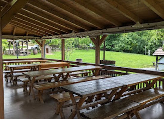hungary/somogy/restaurant/majthenyi-preshaz-borozo