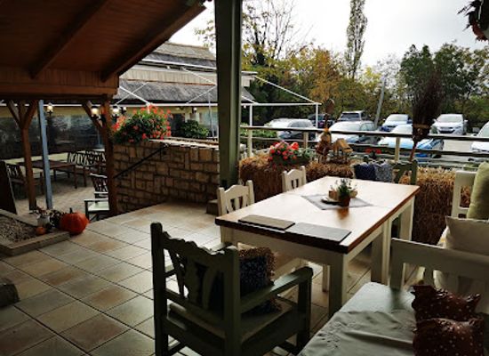 hungary/balaton-uplands/restaurant/vig-molnar-csarda