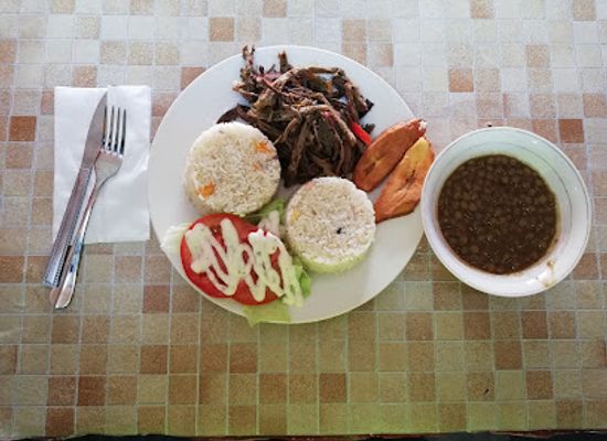panama/colon/restaurant/restaurante-paladares-mar-tierra