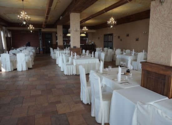 moldova/codru-national-park/restaurant/chateau-vartely