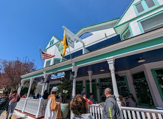 michigan/mackinac-island/restaurant/kingston-kitchen-at-the-village-inn