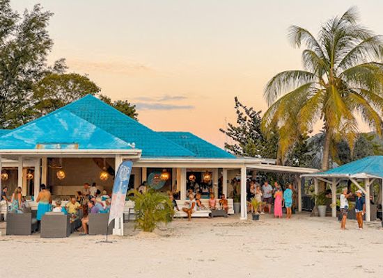 antigua-and-barbuda/valley-church-beach/restaurant/pop-up-beach-bar