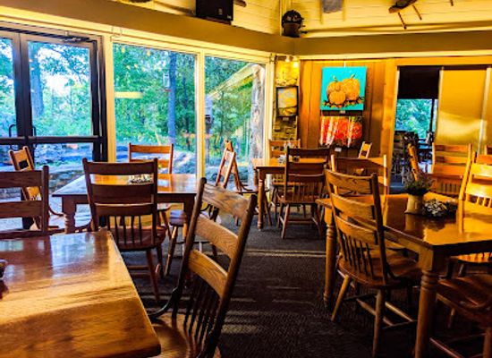 arkansas/ozark-mountains/restaurant/ozark-folk-center-state-park