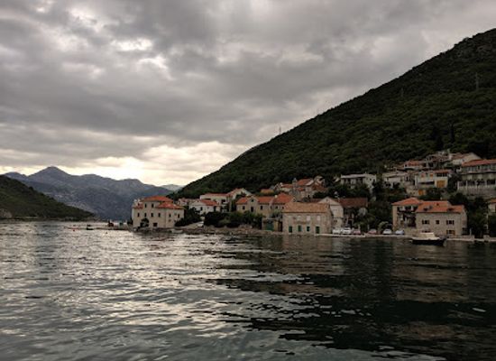 montenegro/bay-of-kotor/restaurant/luna-rossa