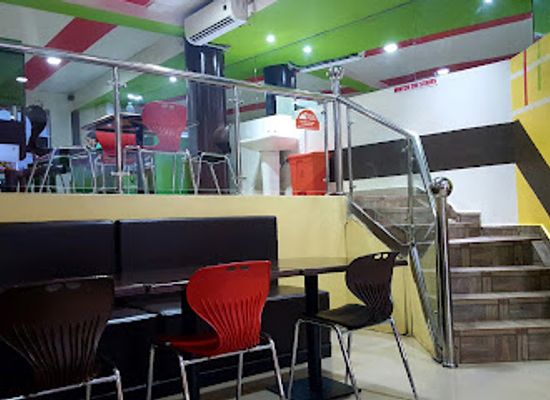 uganda/kampala/restaurant/great-burgers-and-cafe