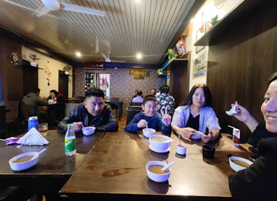 bhutan/phuentsholing/restaurant/momo-house