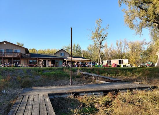 wisconsin/great-river-road/restaurant/harbor-bar-restaurant-marina