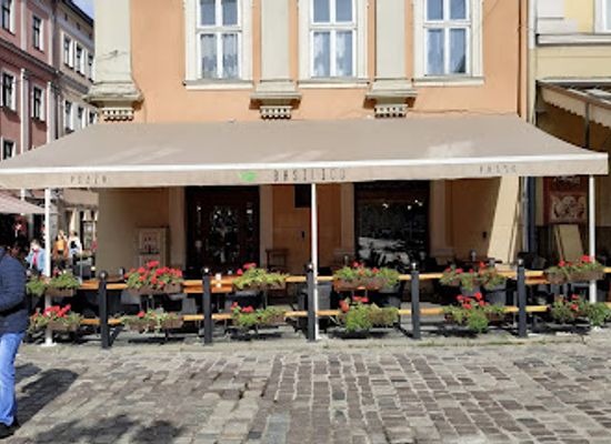 ukraine/lviv/rynok-square/restaurant/centaur