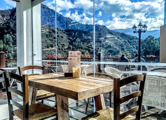 cyprus/troodos-mountains/restaurant/christys-ben-nevis-cafe-restaurant
