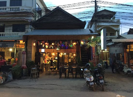 cambodia/siem-reap/old-market-area/restaurant/pou-restaurant-and-bar