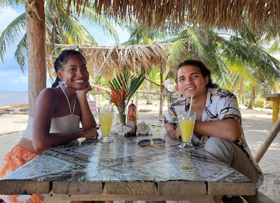 belize/dangriga/restaurant/semiti-giffiti