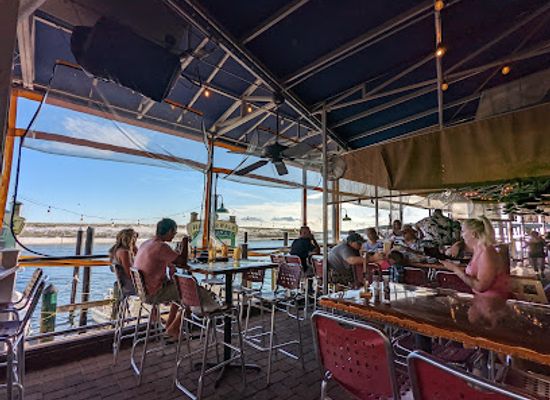 florida/destin/restaurant/harry-t-s-lighthouse