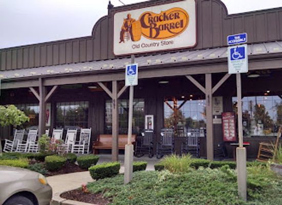 rhode-island/kent-county/restaurant/cracker-barrel-old-country-store
