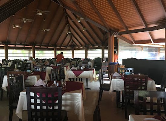 maldives/male-atoll/restaurant/athiri-bar-and-restaurant