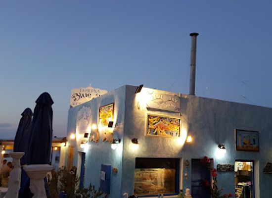 greece/santorini/restaurant/blue-sky