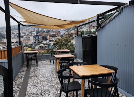 chile/valparaiso/cerro-alegre/restaurant/olichen-restaurant