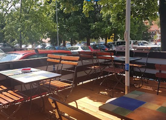 slovenia/skofja-loka/restaurant/hitra-hrana-garac