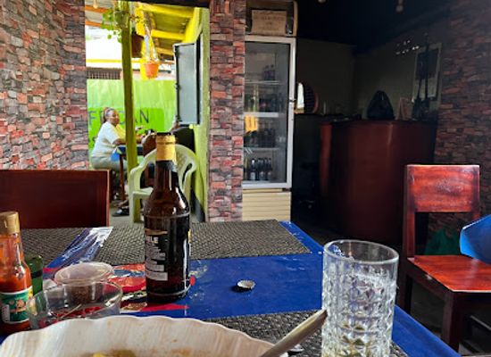 uganda/entebbe/restaurant/african-restoran