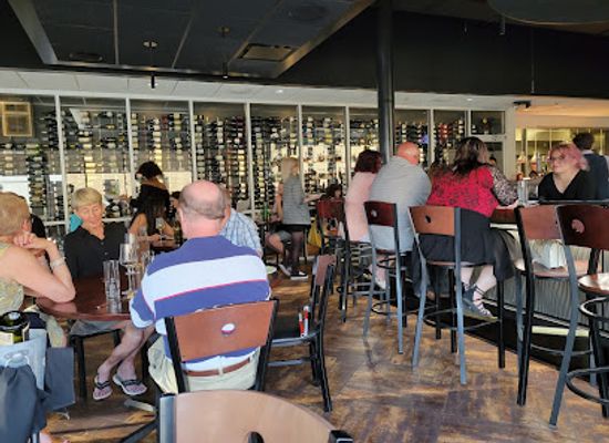 kansas/manhattan/restaurant/wine-dive-kitchen