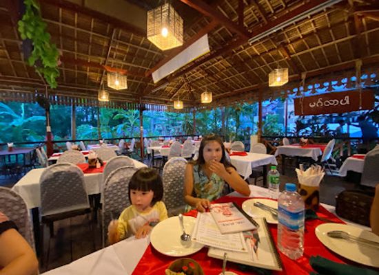 myanmar-burma/ngapali/restaurant/mr-june-restaurant