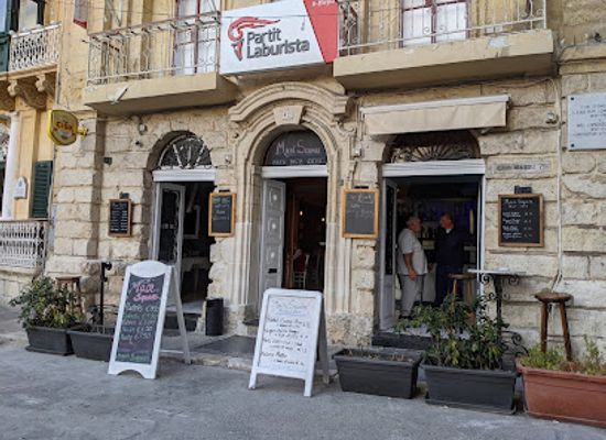 malta/cottonera/restaurant/main-square
