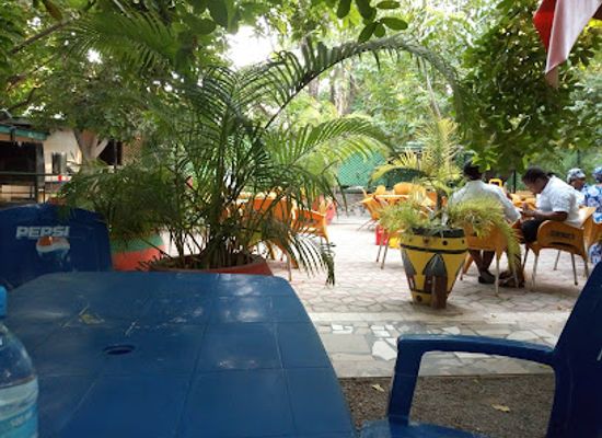 tanzania/dodoma/restaurant/rose-garden-open-bar