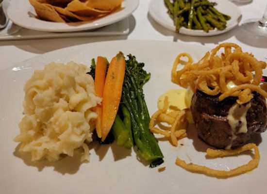 michigan/mount-pleasant/restaurant/siniikaung-bistro