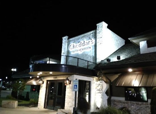 pennsylvania/presque-isle-state-park/restaurant/cheddar-s-scratch-kitchen