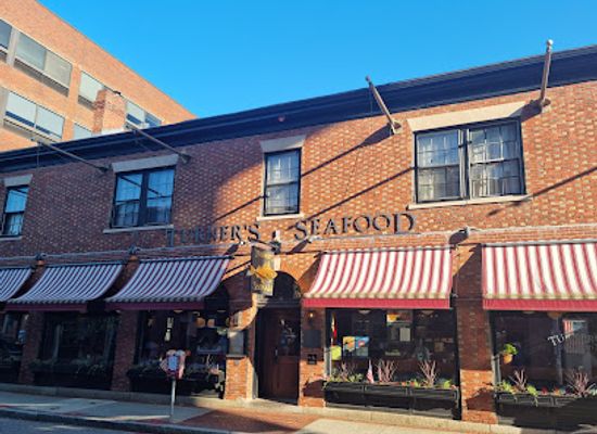 massachusetts/north-shore/restaurant/turner-s-seafood-at-lyceum-hall-salem