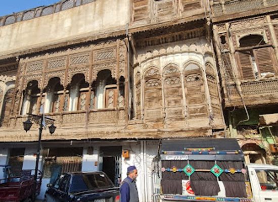 pakistan/peshawar/qissa-khwani-bazaar/restaurant/ghanta-ghar-food-street