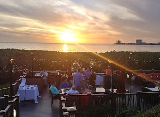 florida/tampa/restaurant/oystercatchers
