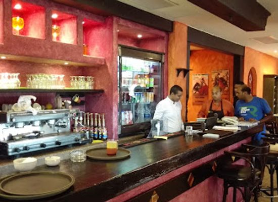egypt/alexandria/bolkly/restaurant/ole