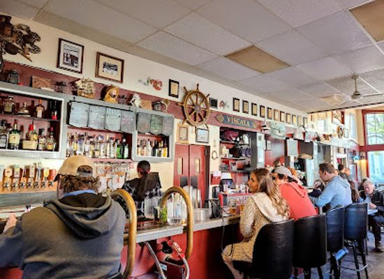 maine/portland/restaurant/gilberts-chowder-house