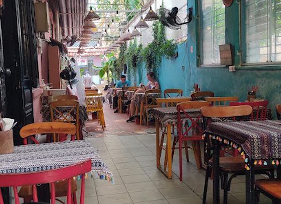 vietnam/hue/phu-thanh/restaurant/nook-eatery-breakfast-to-burgers