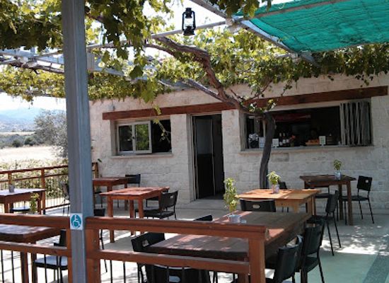 cyprus/cedar-valley/restaurant/half-way-house-restaurant
