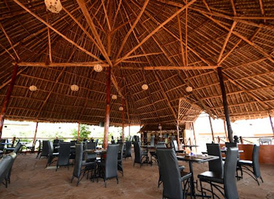 kenya/chyulu-hills/restaurant/tausa-tsavo-eco-lodge