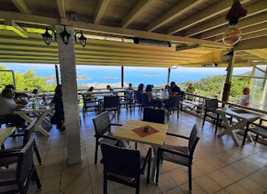 greece/sporades/restaurant/platanos-greek-restaurant