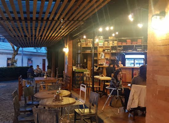 guatemala/guatemala-city/zona-4/restaurant/l-apero