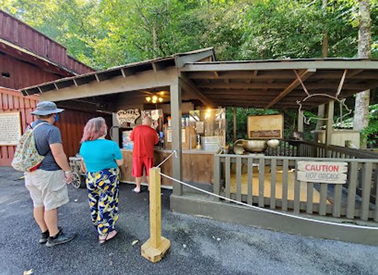 tennessee/pigeon-forge/restaurant/pork-rinds