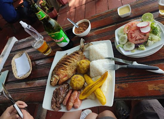 peru/madre-de-dios/restaurant/puerto-hermoza