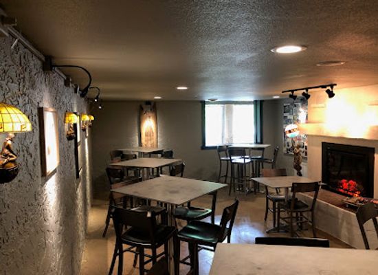 iowa/cedar-valley/restaurant/cedar-falls-brown-bottle