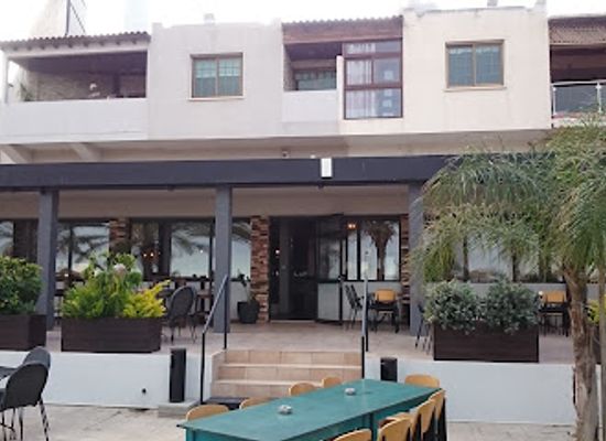 cyprus/larnaca/restaurant/hugga-experience