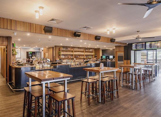australia/darling-downs/restaurant/falvey-s-stock-hotel
