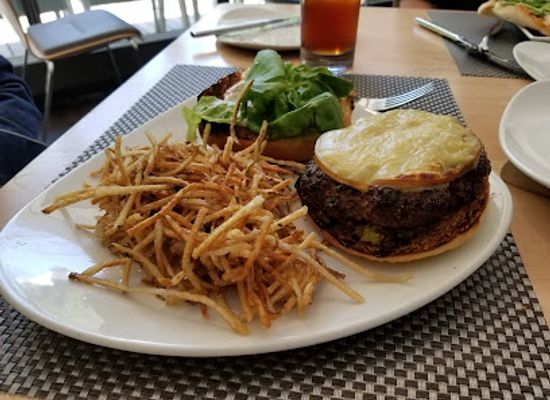 ohio/cleveland/university-circle/restaurant/michelson-and-morley-restaurant