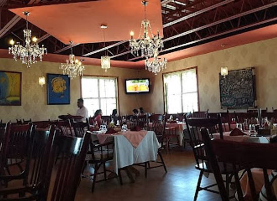 belize/cockscomb-basin-wildlife-sanctuary/restaurant/celebrity-restaurant-bar