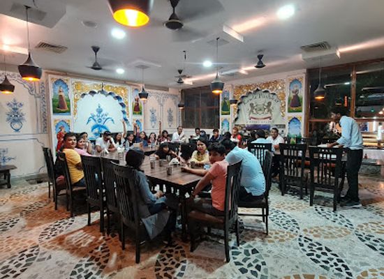 india/pushkar/restaurant/aroma-royal-garden-family-rajasthani-italian-chinese-vegetarian-restaurant