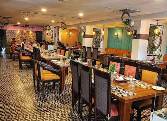 india/lucknow/restaurant/the-posh-pouf-family-restaurant-best-family-restaurant-in-alambagh-best-multi-cuisine-restaurant-in-alambagh-lucknow